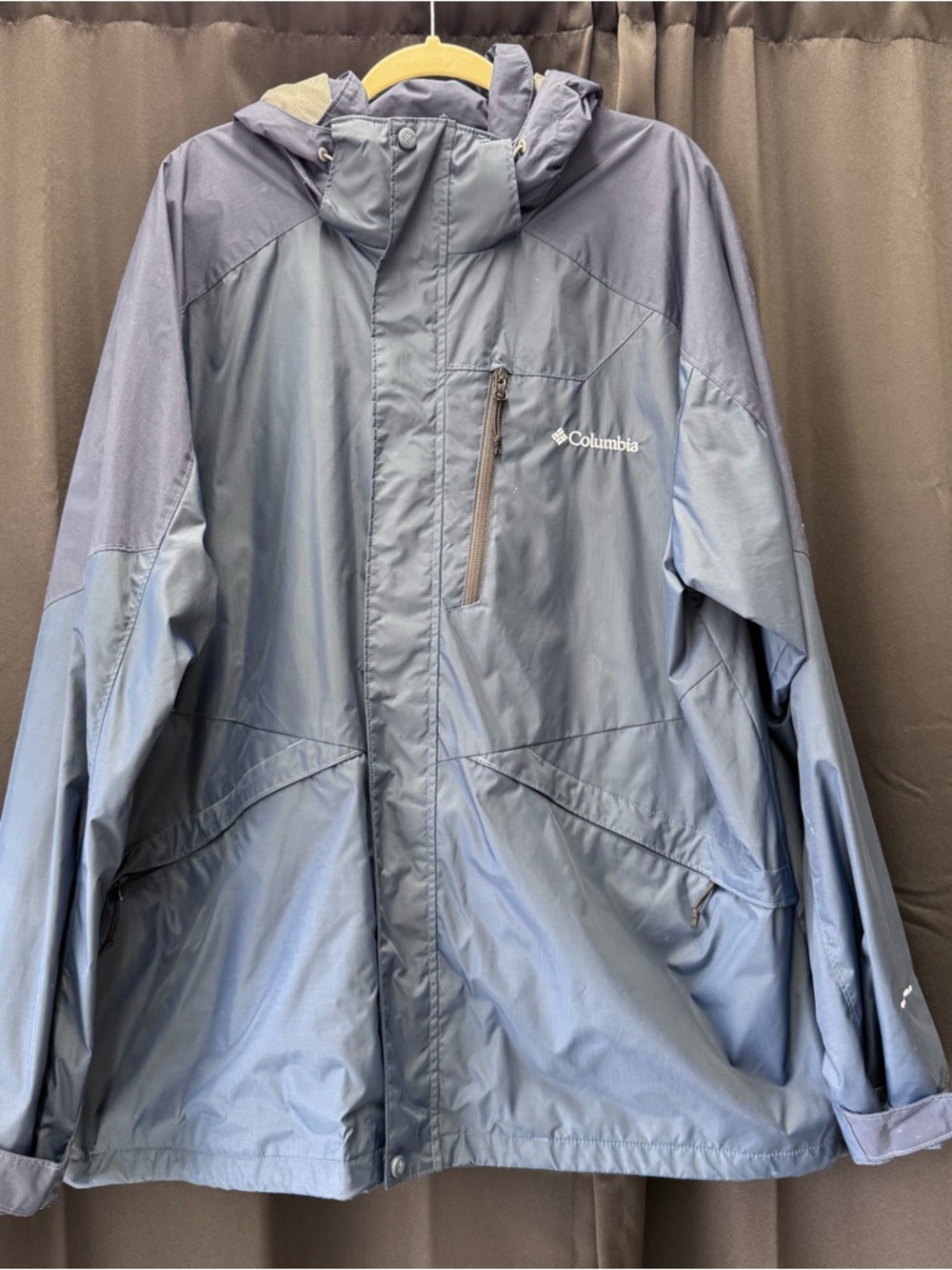 Columbia Men's Blue Gray Raincoat